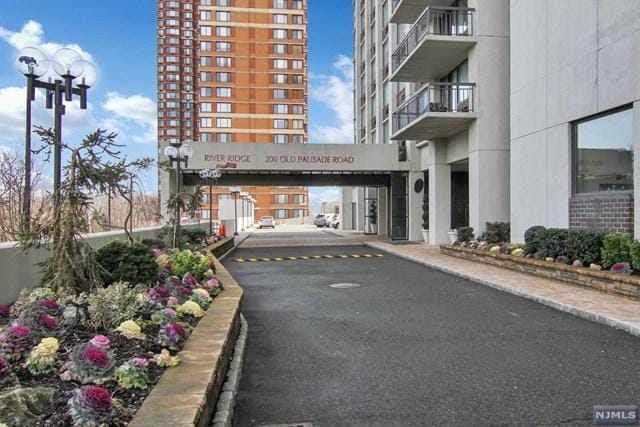 Building Photo - 200 Old Palisade Rd