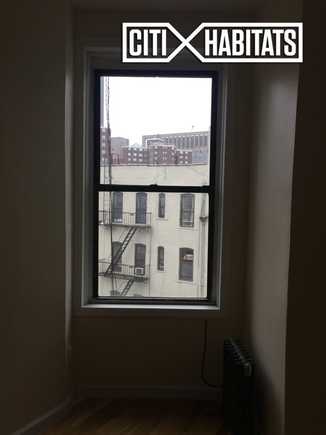 Foto del edificio - 2371 2nd Ave