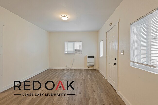 Foto del edificio - Cozy, Bungalow Style One Bedroom with an O...