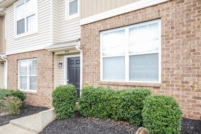 Building Photo - 8047 Logan Dr