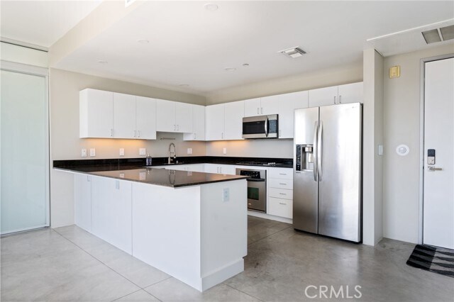 Foto del edificio - 285 W 6th St