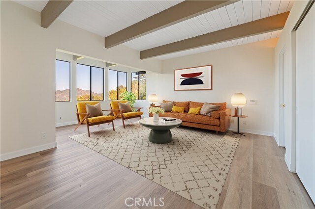 Foto del edificio - 3230 Wrightwood Dr