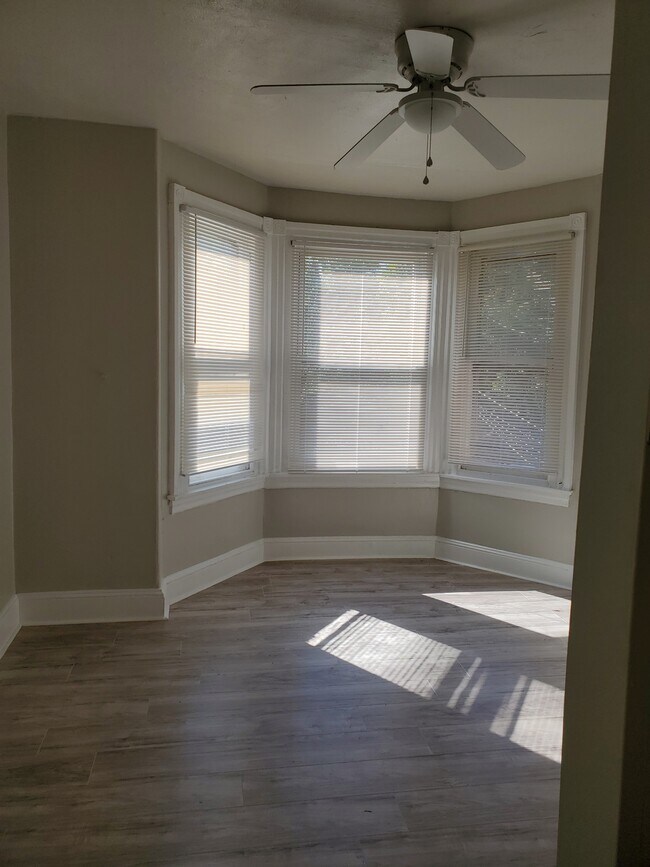 Living room - 236 W Penn St