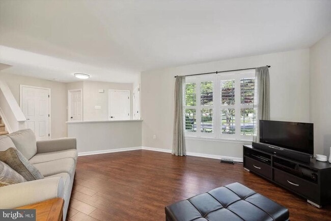 Building Photo - 701 Kilduff Ct
