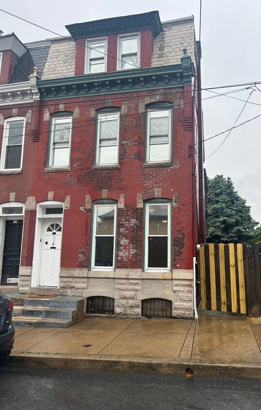 Primary Photo - 116 S 4th St