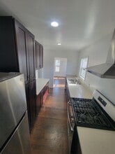 Building Photo - 7611 Seville Ave