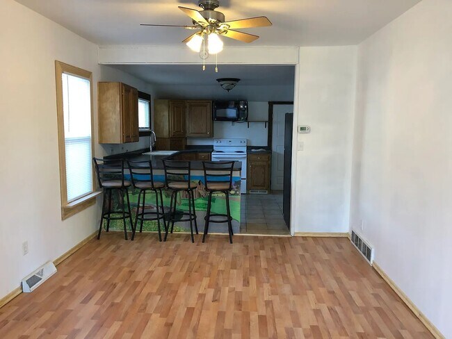 Foto del edificio - Charming 2 Bed, 1 Bath Home in Saint Anthony!