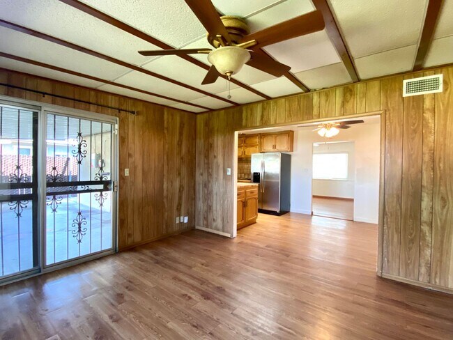 Building Photo - $2,050 Clovis & Gettysburg, 3 Bedroom Home...
