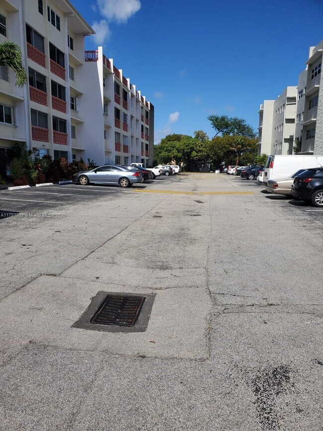 Foto del edificio - 215 SE 3rd Ave