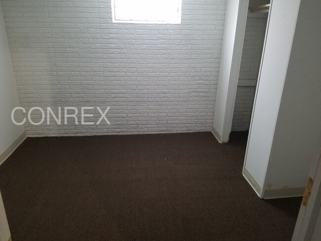Building Photo - Renovated and upgraded home!
