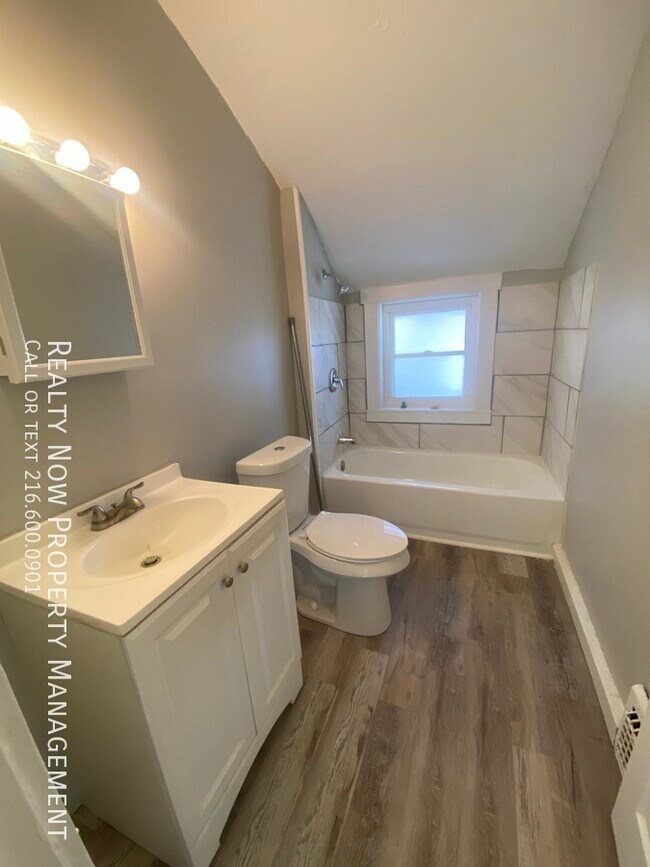 Foto del edificio - 3540 Trent Ave