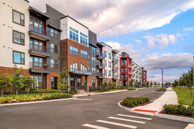 Foto del edificio - Parkway Crossings