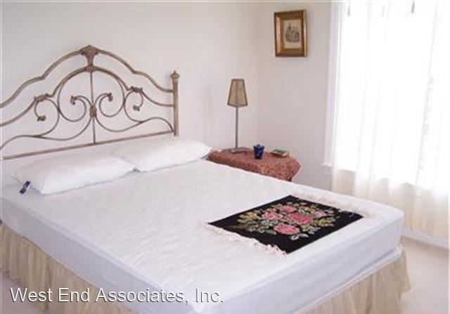 Foto del edificio - 4 br, 3.5 bath House - 2245 Overlook Court