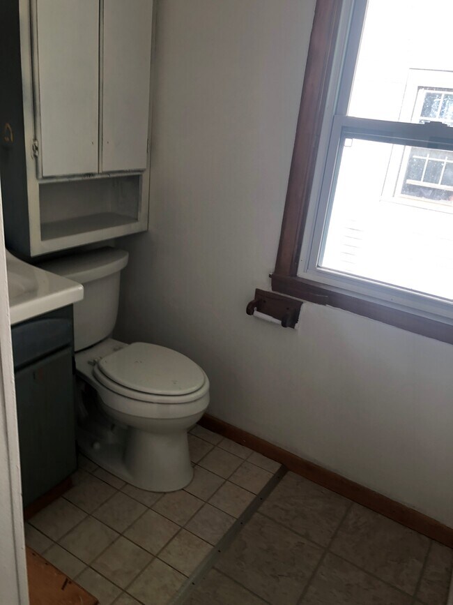 Foto del edificio - 1374 Leonora Ave