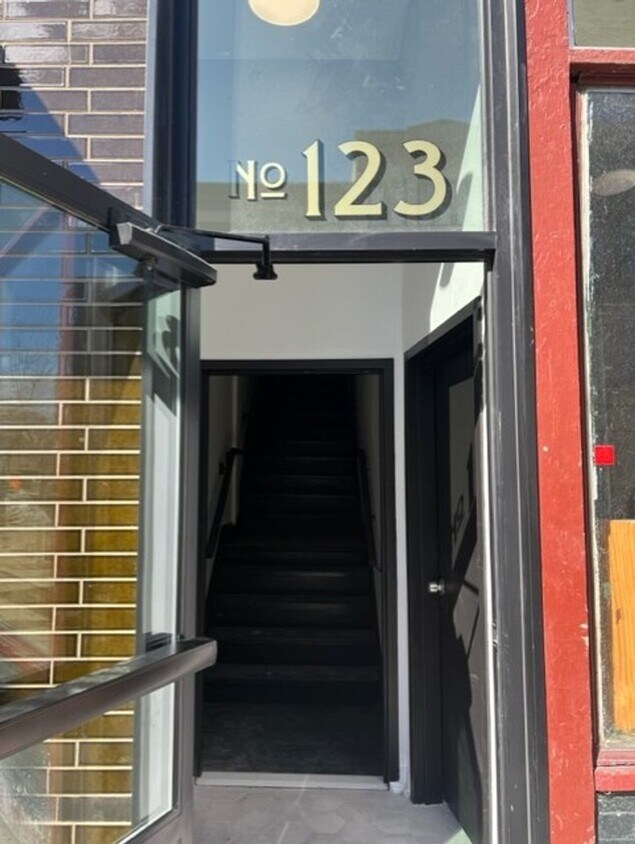 Foto principal - Renovated large 1 BR in heart of downtown ...