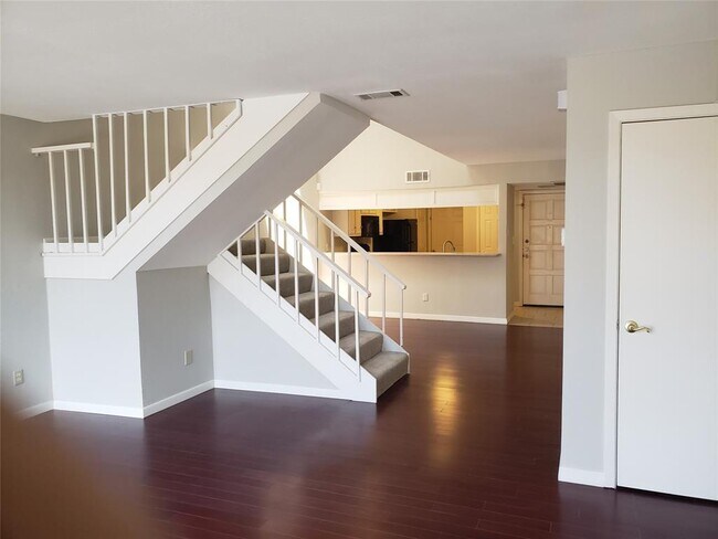 Building Photo - 7414 Fair Oaks Ave