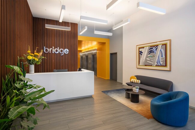 Lobby - Bridge