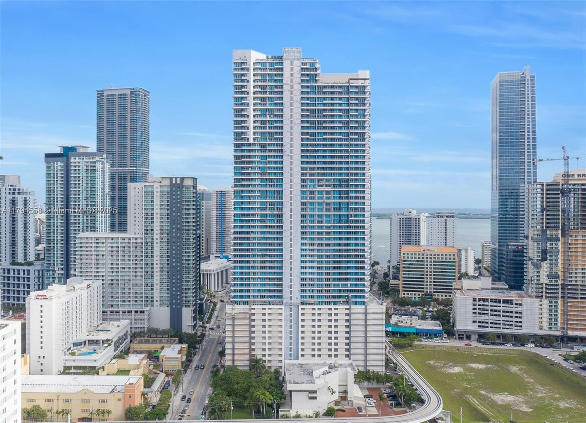 Foto principal - 60 SW 13th St