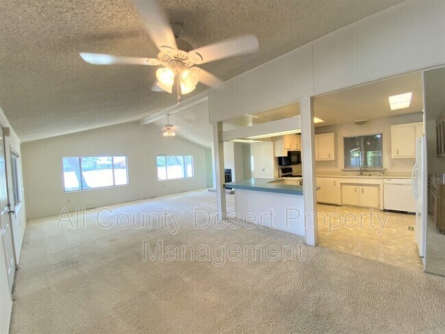 Building Photo - 73905 Elizabeth Dr