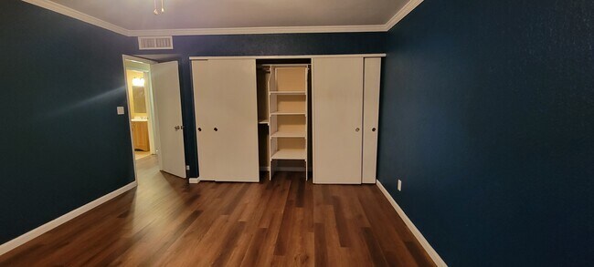 Building Photo - 2693 E Silk Oak Dr