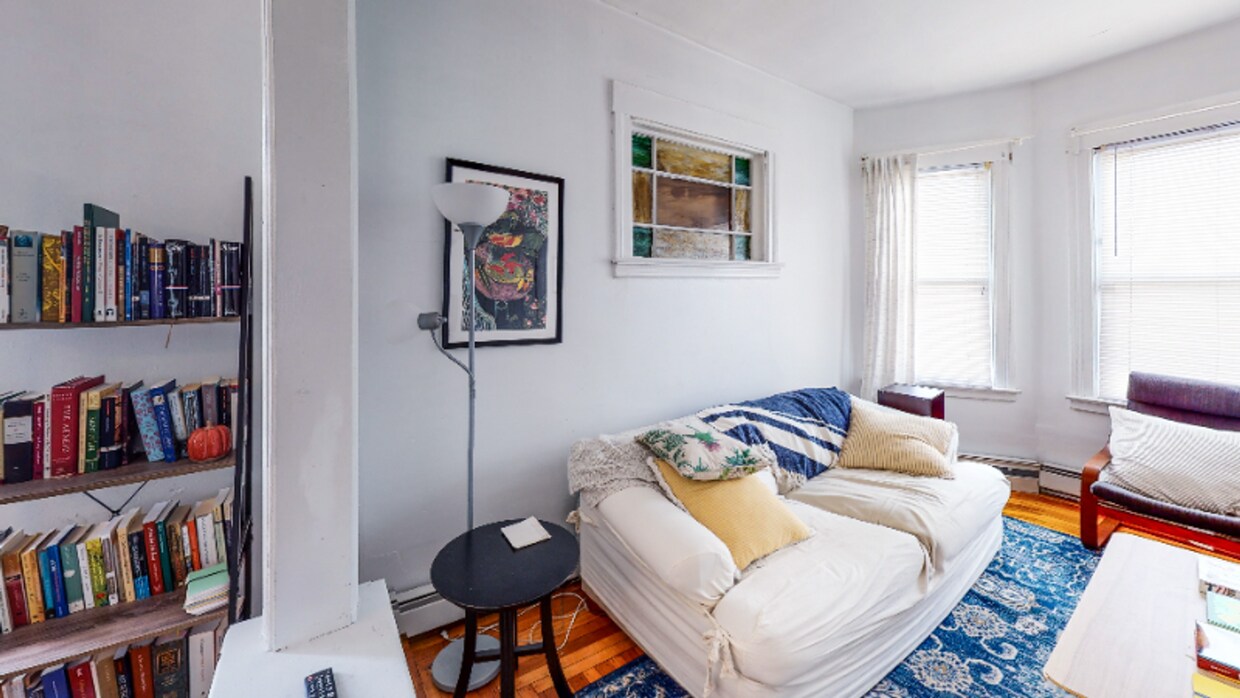 Primary Photo - Large Science Hill 3BR with Dual Balcony A...