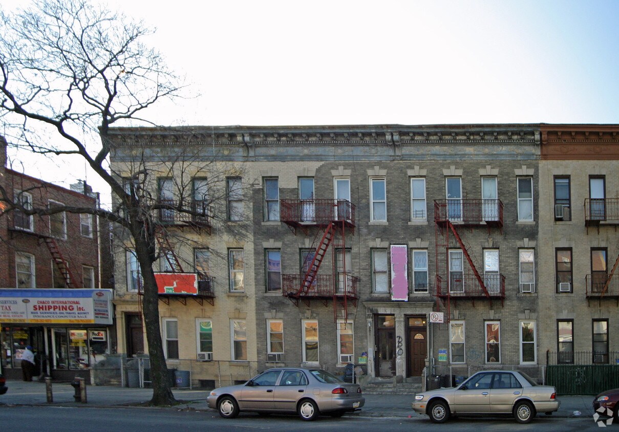 Primary Photo 12/10/06 - 2908-2914 Clarendon Rd