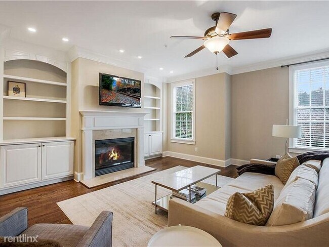 Building Photo - 1842 Adagio Dr