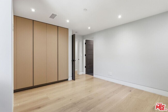 Building Photo - 11769 Bellagio Rd