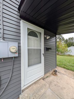 Foto del edificio - Beautifully updated 2 bed 1 bath apartment in Beaver Falls!