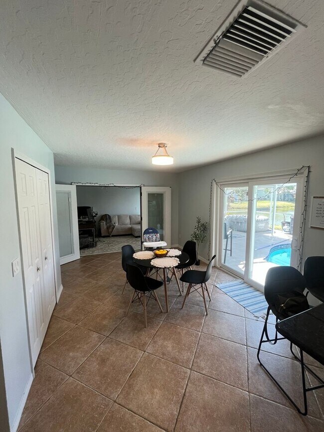 Foto del edificio - 1243 Water Lily Ln