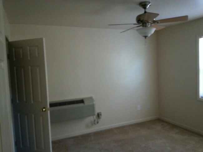 Foto del edificio - 127 Park Ln
