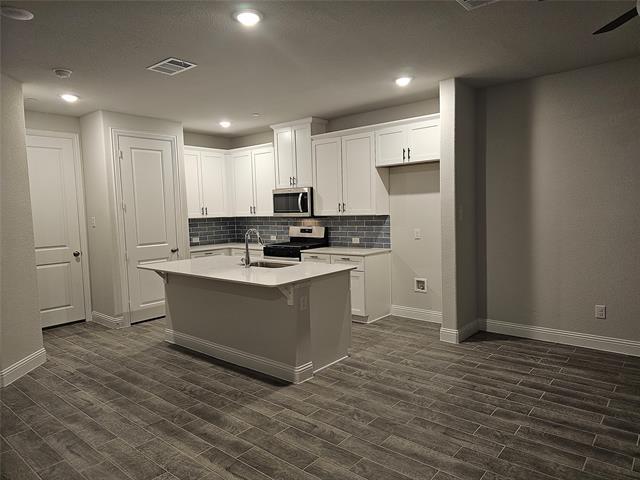 Building Photo - 4101 Shavano Dr