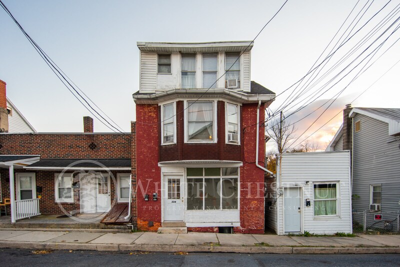 Primary Photo - 224 State St