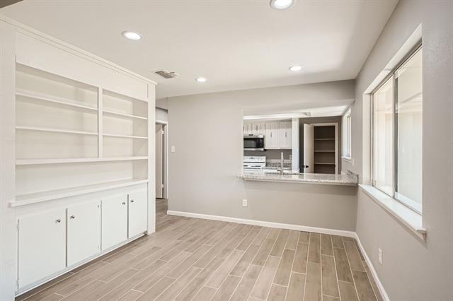 Building Photo - 2625 Sam Houston Dr