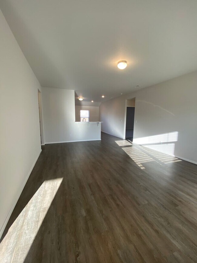 Foto del edificio - Now Pre-Leasing in Cedar Bluff — Stunning 4-Bed, 2-Bath Home You Don’t Want to Miss!