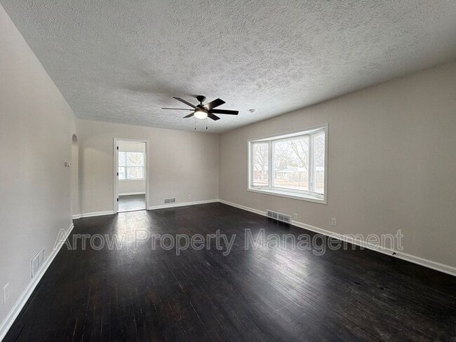 Foto del edificio - 6411 Adams St