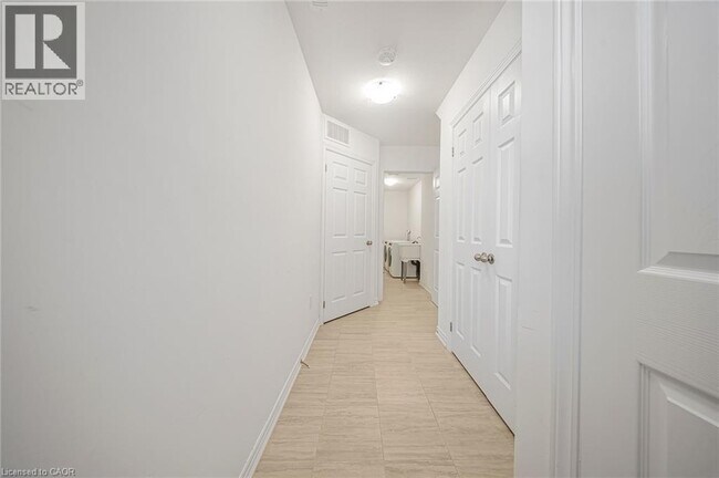 Building Photo - 15 Dewberry Dr