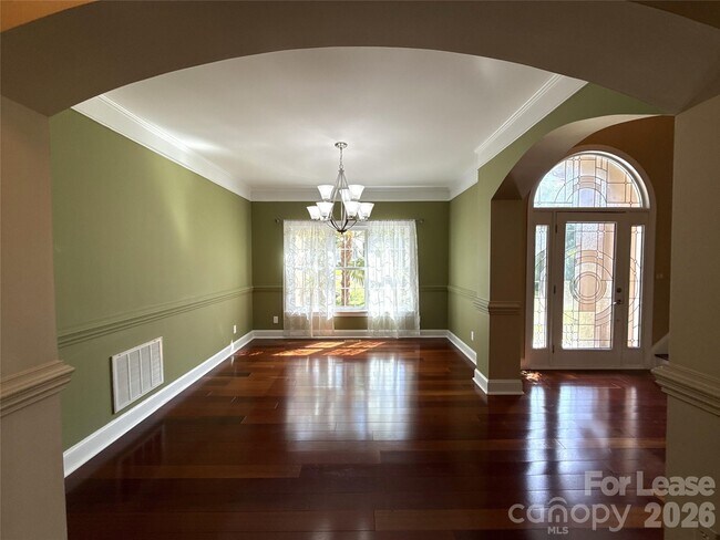 Foto del edificio - 15816 Feeny Ct