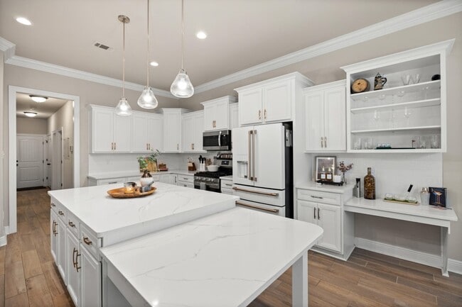 Foto del edificio - 212 Blaze Blvd