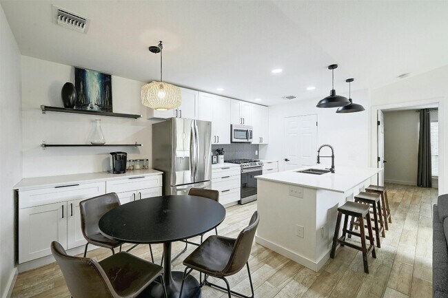 Foto del edificio - 3605 Leafield Dr