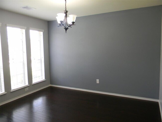 Foto del edificio - 3208 Southern Green Dr