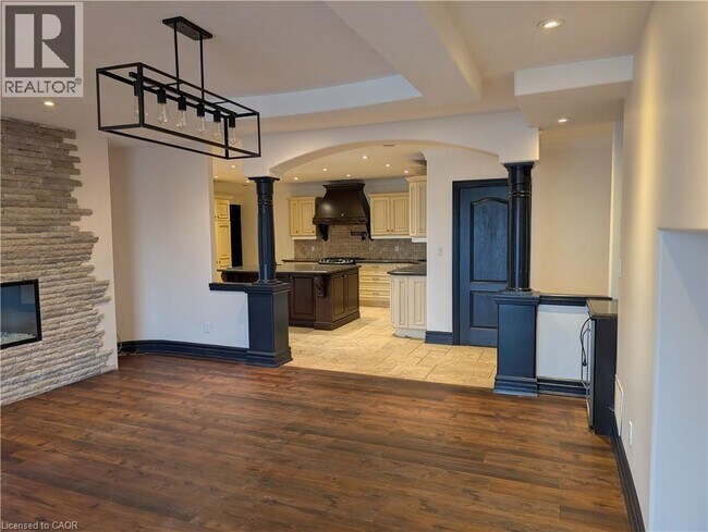 Photo du bâtiment - 1645 Main St E