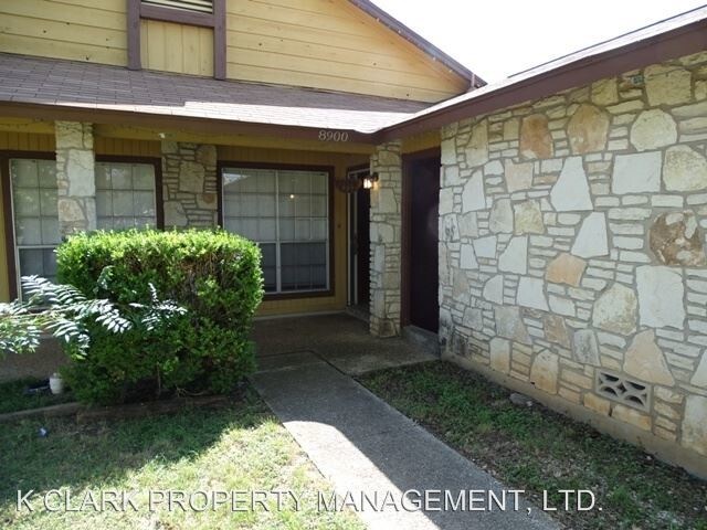 Primary Photo - 2 br, 2 bath House - 8900 MEADOW RANGE ST.