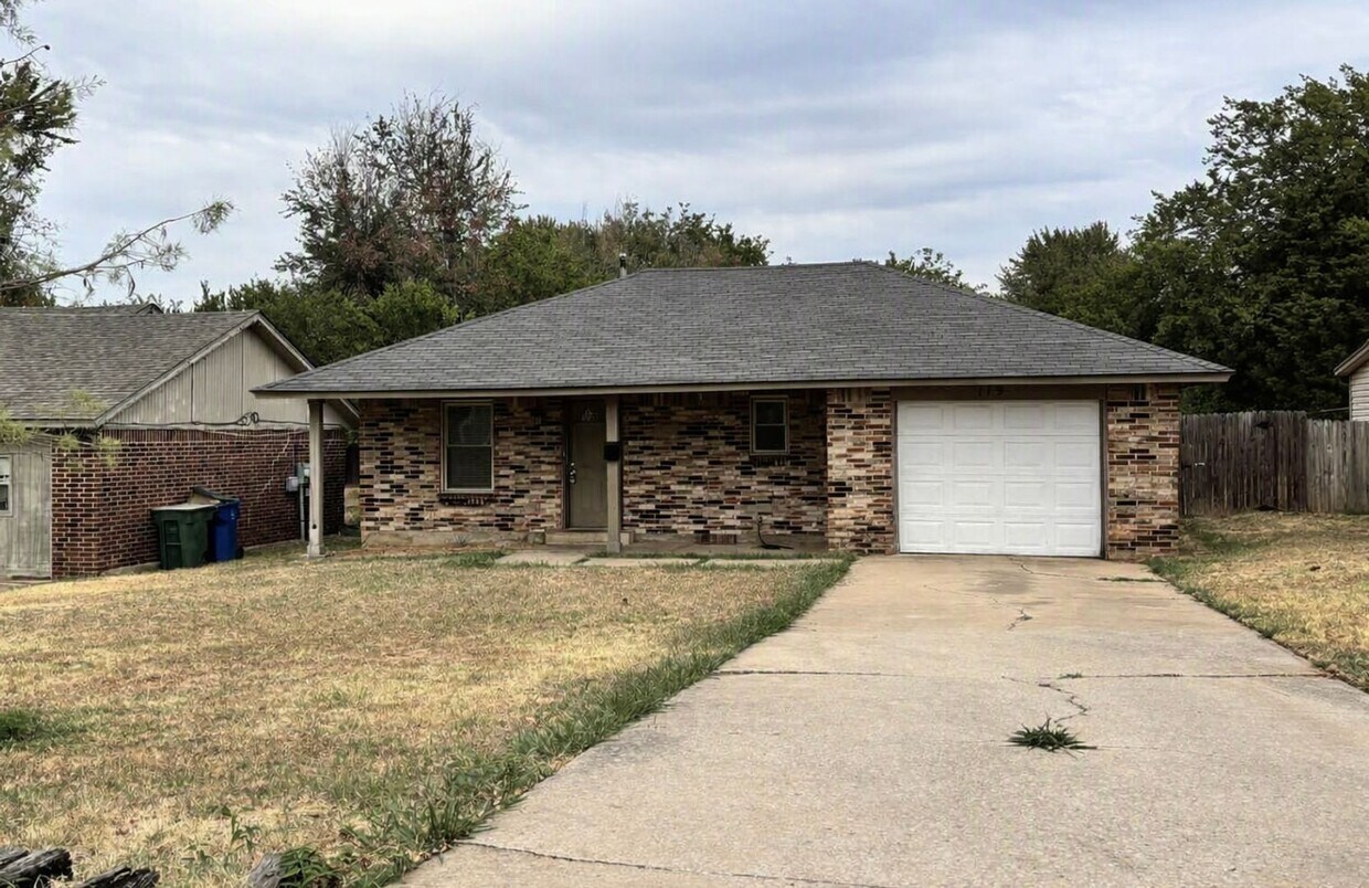 Photo - 119 W Clegern Ave