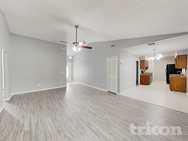 Foto del edificio - 6427 Undine Way