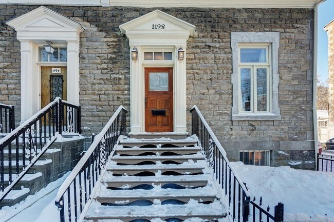 Building Photo - 1198 Rue St Mathieu