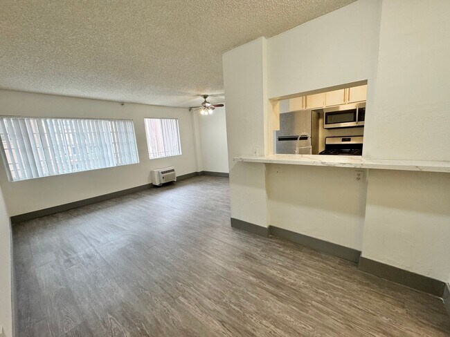 Foto del edificio - 3730 S Sepulveda Blvd