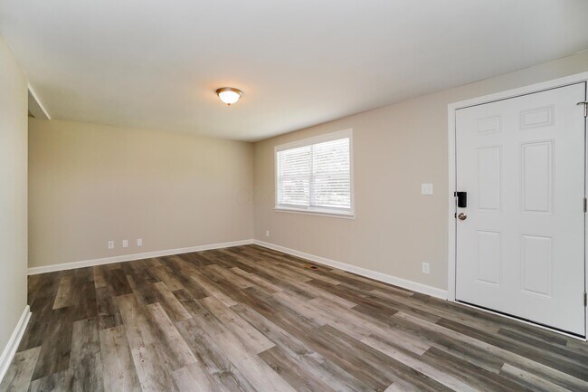 Foto del edificio - 357 Amesbury Dr