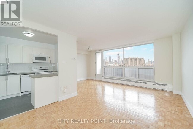 Building Photo - 666 Spadina Ave.