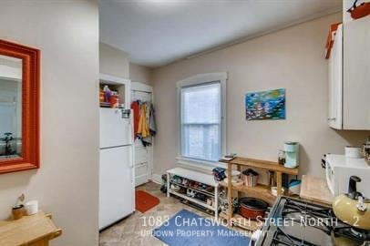 Building Photo - 1083 Chatsworth St N